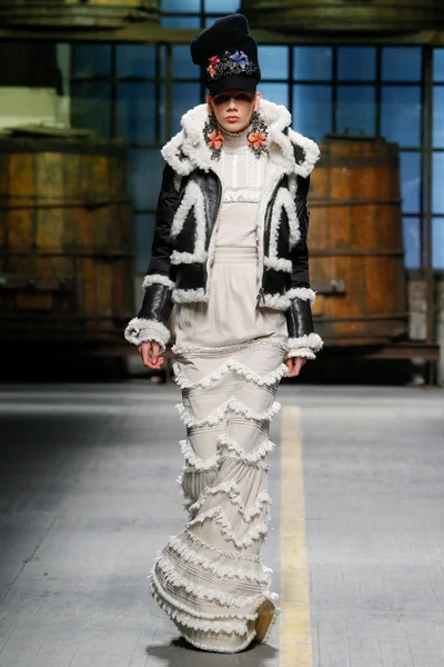 Look 33